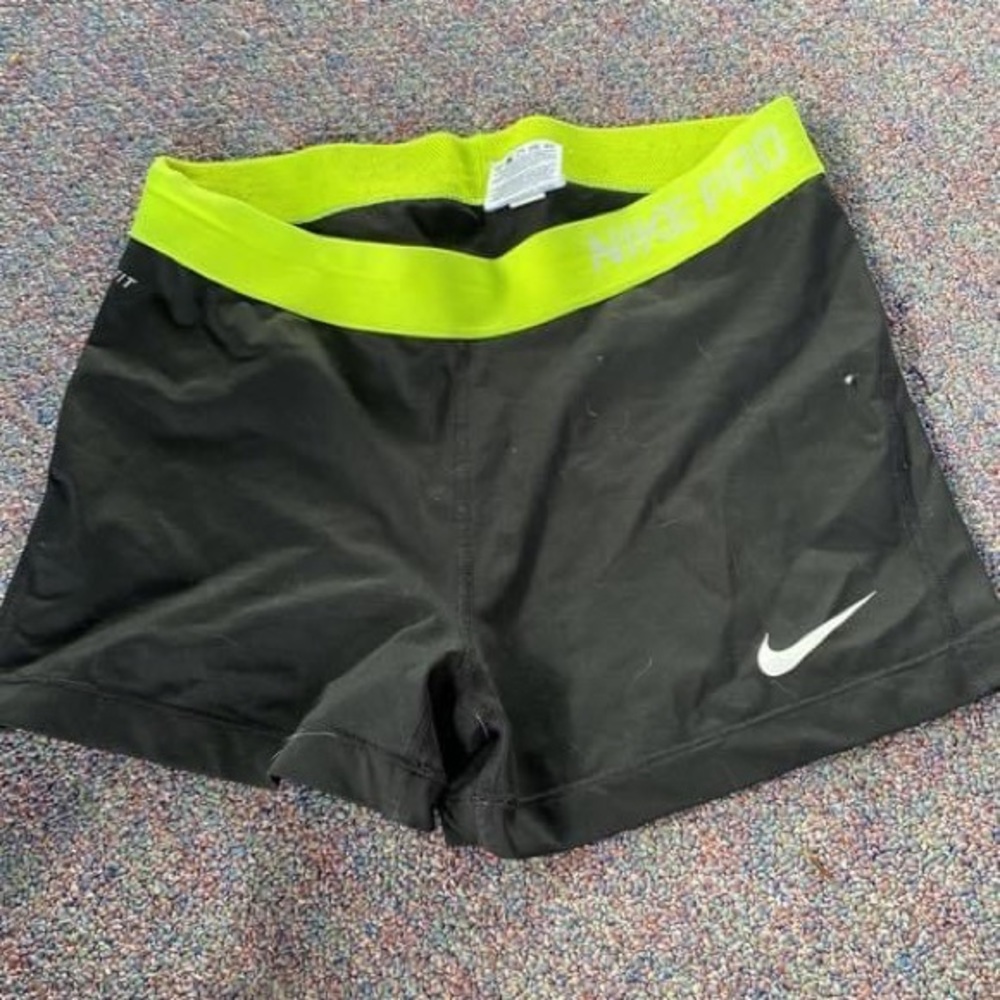 2 pairs Nike pros